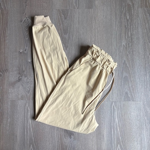lululemon athletica Pants - Lululemon Keep Moving Jogger